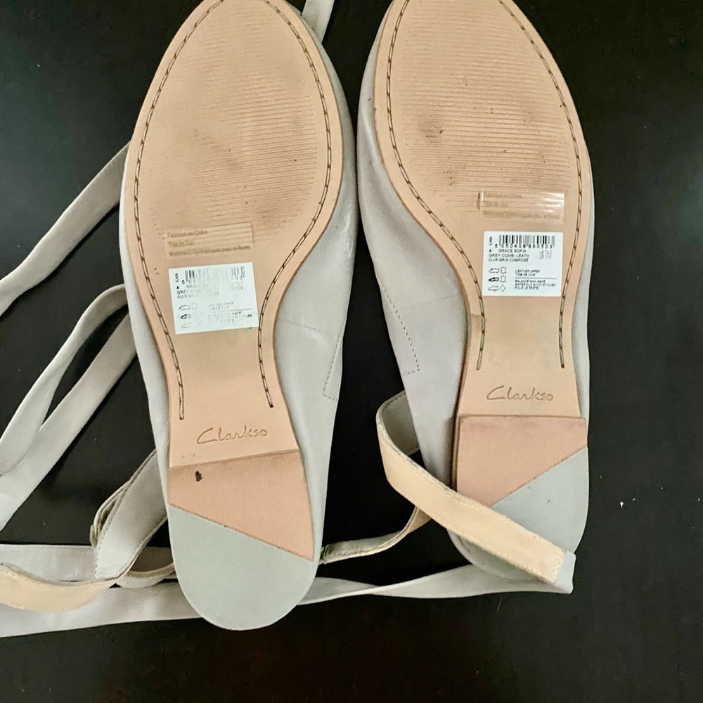 Clark Flat Shoe Made For Maximum Comfort. Size:Us:10m. Uk: 7.5d View 2